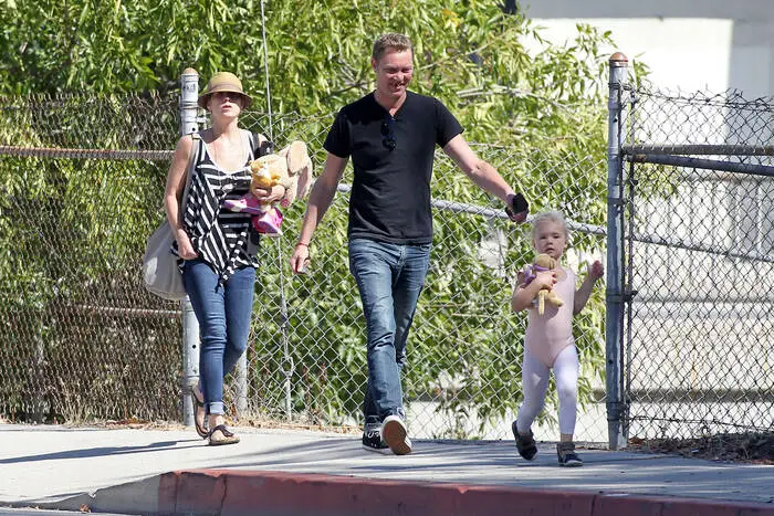 EXCLUSIVE: Christina Applegate mit Ehemann Martyn LeNoble und Tochter Sadie 2015