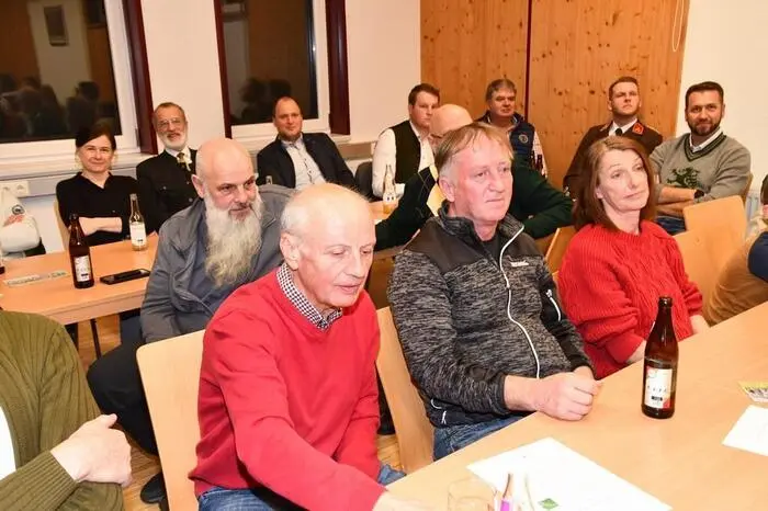  Obfrau Karin Dorfer übergab nach 10 Jahren an Stefan Stadlober, und Kapellmeister Helmut Eichmann, nach 19 Jahren, an Michael Herbst. 