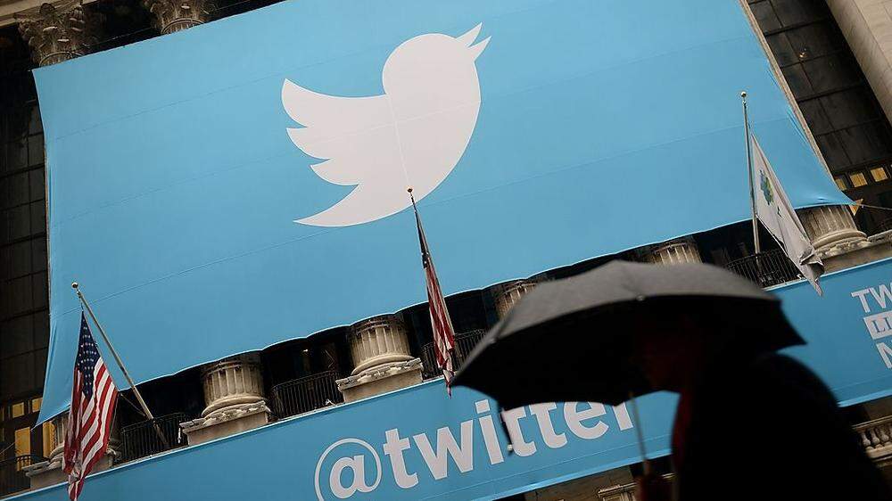 November 2013: Damals erstrahlte die New Yorker Börse noch im Twitter-Blau 