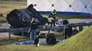 Laut jetzigem Stand sollen sieben Menschen bei dem Unfall ums Leben gekommen sein.