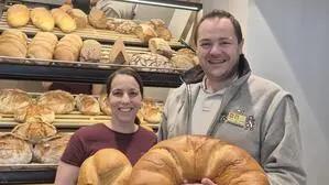 Melanie und Bernhard Arbesleitner von der Bäckerei Arbesleitner haben zu Ostern alle Hände voll zu tun
