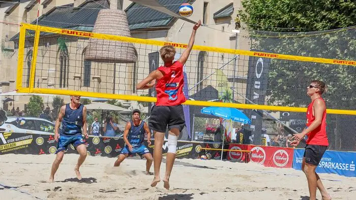 Beachzone Villach  am Rathausplatz Landesmeisterschaft Volleyball 