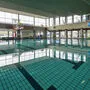 Das bestehende Hallenbad soll noch bis 2024 betrieben werden.