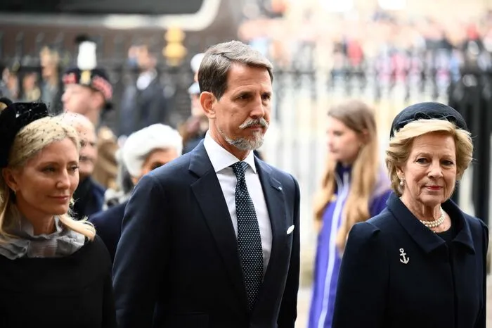 Paul von Griechenland mit seiner Frau Marie-Chantal und die frühere Königin Anne-Marie.