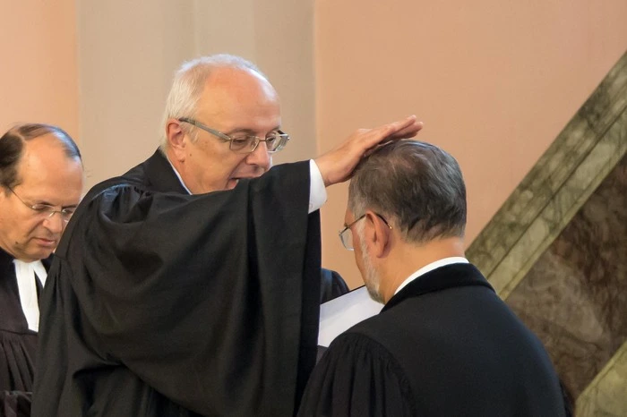 Die offizielle "Entpflichtung" von Hermann Miklas als Superintendent durch Bischof Michael Bünker ...