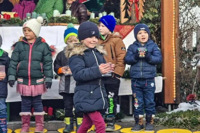 Vereine, Schulen und Kindergärten aus Spielberg präsentierten sich mit viel Kreativität, was beim Publikum großen Anklang fand. 