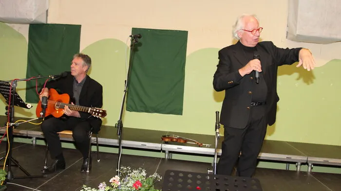 Neben The Happy Disharmonists aus Berlin, dem Vokalensemble Accordare sorgten Lorenz Maierhofer und Fritz Hieger aus Kirchberg für einen temperavollen und harmonischen Auftritt.