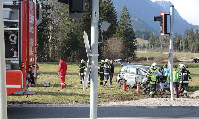 Im Einsatz waren die FF Kainisch mit 14 Mann, das Rote Kreuz, die Polizei und der ÖBB-Einsatzleiter