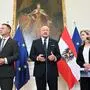Vizekanzler Andreas Babler (SPÖ), Bundeskanzler Christian Stocker (ÖVP) und Außenministerin Beate Meinl-Reisinger (Neos).