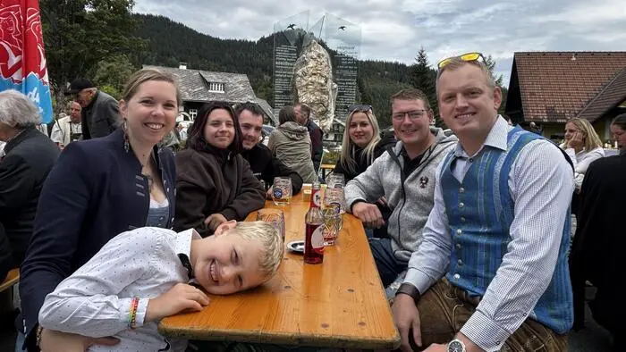 Am 13. September wurde wieder der traditionelle Hüttenkirtag auf über tausend Meter Seehöhe gefeiert.