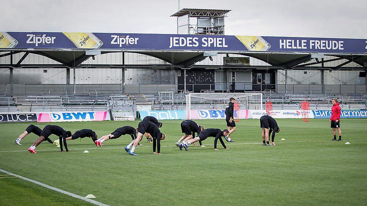 Der LASK trainierte vorzeitig ohne Sicherheitsabstand und mit der ganzen Mannschaft