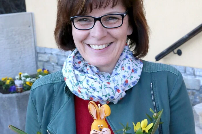 Unter den Ausstellungsbesuchern gesichtet wurden unter anderen „Hausherr“ Bürgermeister Josef Klausner, Lindenwirtin Inge Olschnegger sowie Buchautorin Anna-Maria Kaiser. 