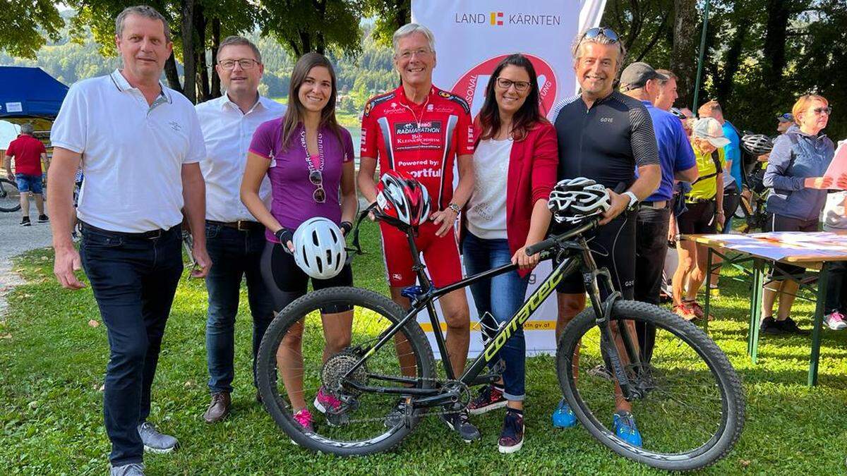 Thomas Schäfauer, Hellmuth Koch, Christina Patterer, Peter Kaiser, Sara Schaar und Stefan Sandrieser bei der Eröffnung im Blumenpark