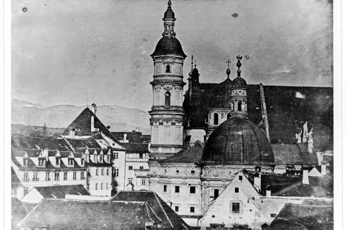 Zwei Aufnahmen der Grazer Stadtkrone, aufgenommen 1840 vom Wetterbeobachtungsturm auf dem Dach ihres Hauses in der Grazer Bürgergasse ...