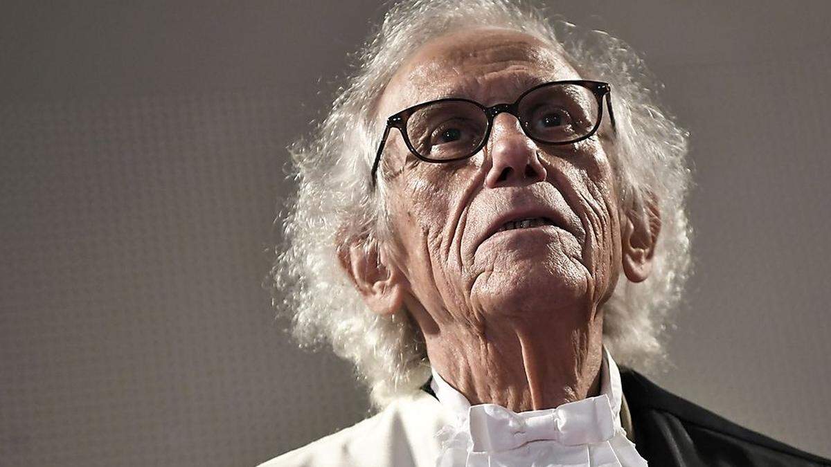 Christo erhielt am 17. Oktober das Ehrendoktorat der Universität von Turin in Kunstgeschichte