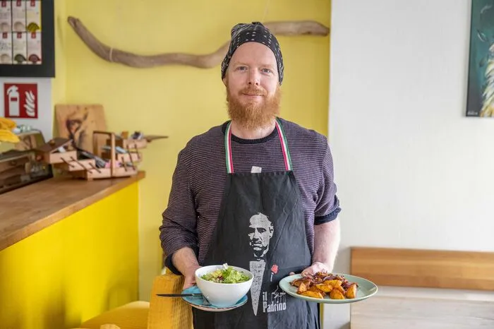 Im Univiertel kommen Veganerinnen und Veganer im Cofeba bei Cornelius van der Mescht in der Goethestraße auf ihre Kosten ...