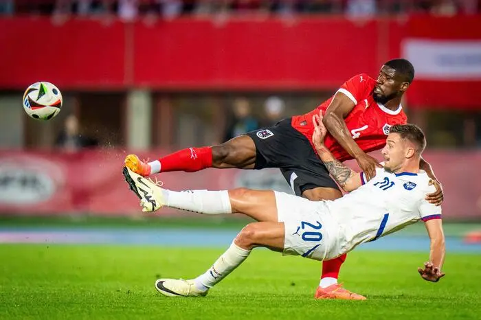 Kevin Danso (bis zur 73. Minute) 3: Das Bollwerk in der rot-weiß-roten Defensive ließ sich auch von den durchaus robust zur Sache gehenden Serben nicht beeindrucken. Der 25-Jährige präsentierte sich gut. 