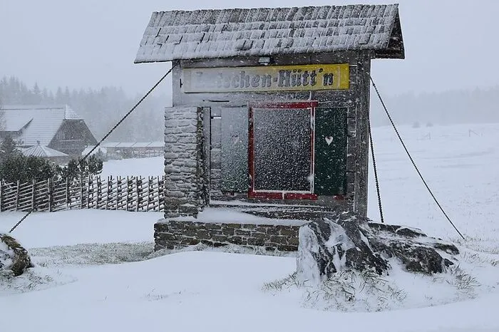 Bei der bekannten Latschenhütte auf der Teichalm. Foto von der Facebookseite "Nichts als Wetter im Kopf".