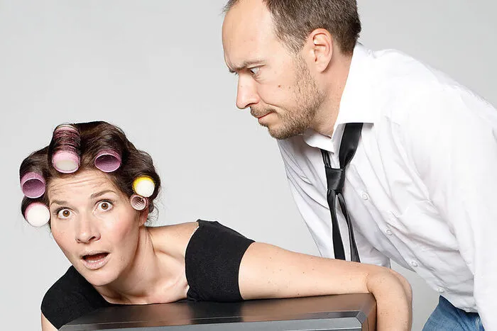 Am 19. und 20. März bieten Katrin Winkler-Jandl und Martin Mak in der Neuen Burg in Völkermarkt das Kabarett "Die nächsten zwei Wochen sind entscheidend." Veranstalter ist der Verein "Theater im Raum".