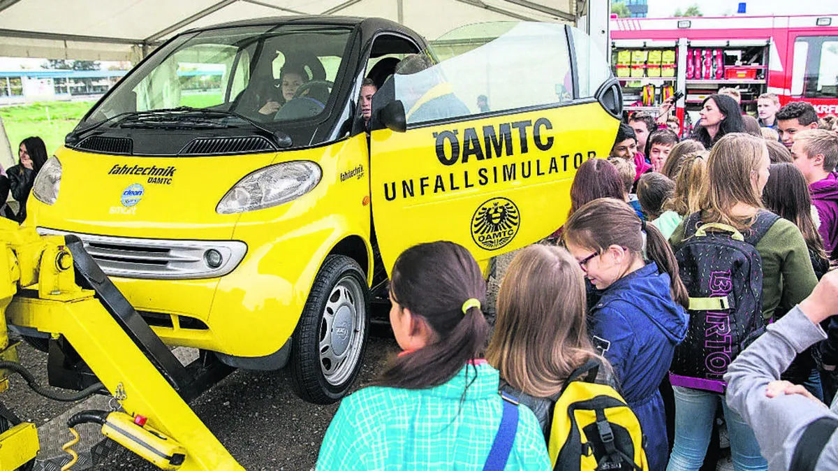 Tausende Schüler haben in den vergangenen  Jahren bereits Bekanntschaft mit dem Überschlagsimulator gemacht