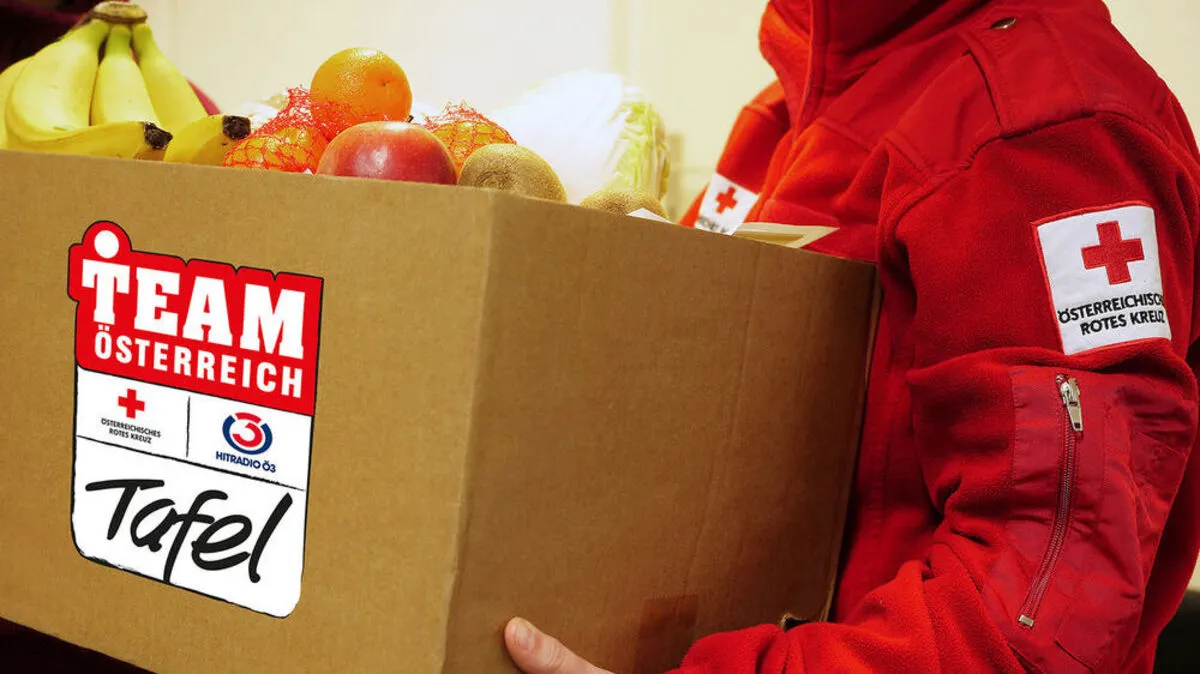 Jeden Samstag ab 18 Uhr werden die Lebensmittel ausgegeben