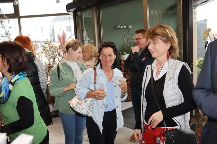 Die vielen Besucher konnten Schuhe aus europäischer Produktion und kleinen Manufakturen bei Scarparia sowie Geschenke und Wohnaccessoires von LiebvanBoch bewundern und käuflich erwerben.