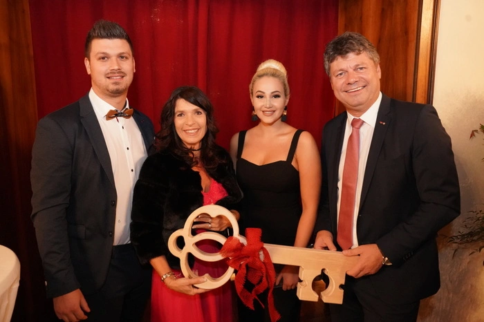 Bürgermeister Gerhard Pirih, Gattin Petronilla, Sohn Marcel mit Partnerin Anna-Lisa Kowatsch