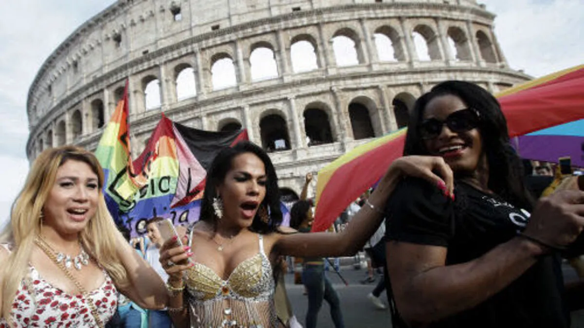 Protestierende vor dem Kolosseum in Rom 