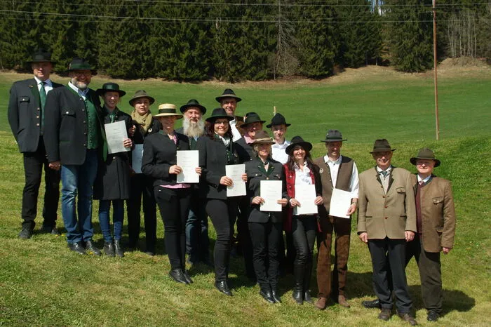 Die Kandidaten waren Anna Mayer, Marie Croy, Vanessa Kevric, Petra Guttenbrunner, Viktor Schabiner, Barbara Mayr, Ingeborg Anderle, Alexander Ditz, Doris Schaffer, Artur Gomm und Rudolf Fast, mit 70 Jahren der älteste Teilnehmer.