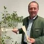 Holzwelt-Chef Harald Kraxner mit den "Energie-Wendern"