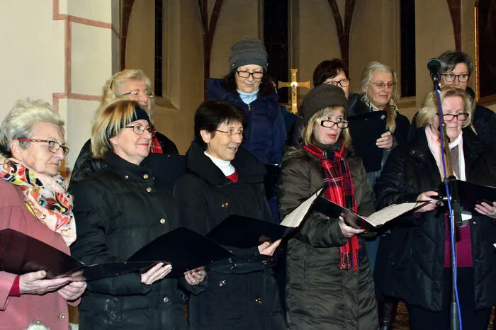 Der Chor der Pfingstgemeinde und der Gesangsverein  Neudau gestalteten die Feier mit.