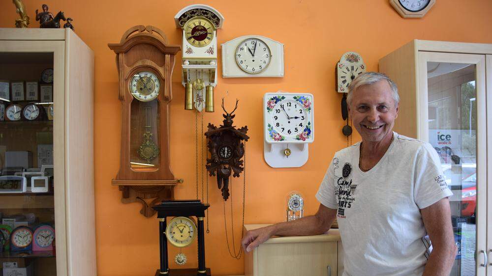 Peter Mayer ist einer der letzten Uhrmacher im Bezirk Liezen