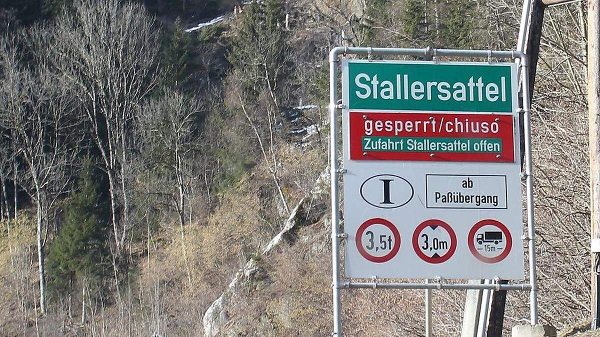 Die Dauer der Straßensperre ist noch nicht absehbar