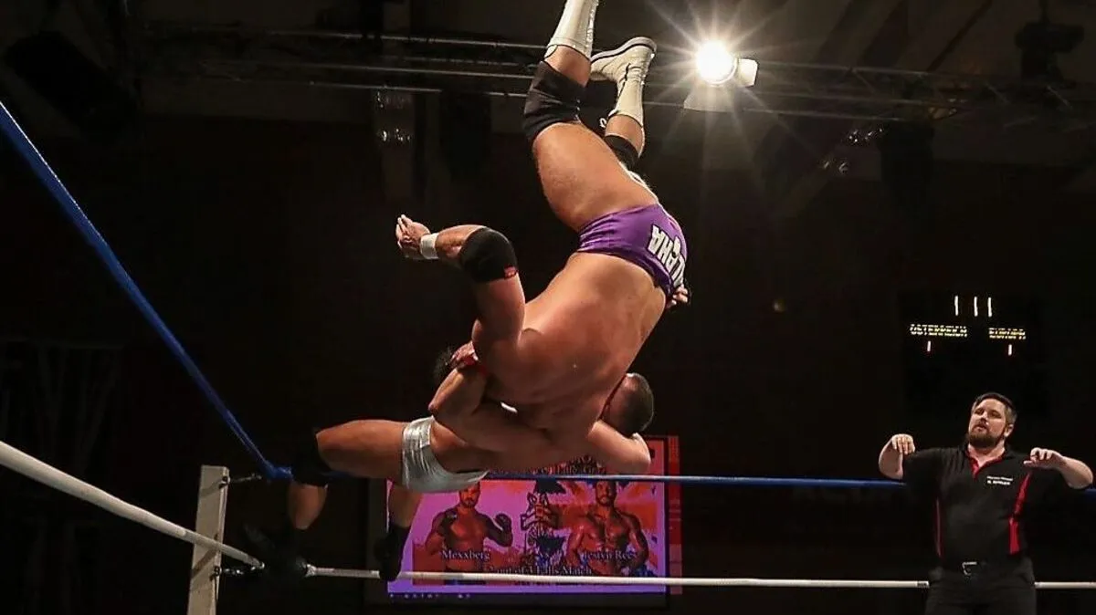 Wrestling-Action in Raaba