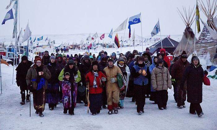 Hunderte Menschen protestieren seit Monaten gegen die Pipeline-Pläne in North Dakota