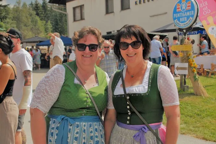 Gestartet wurde der gut besuchte Kirtag mit der Heiligen Messe.
