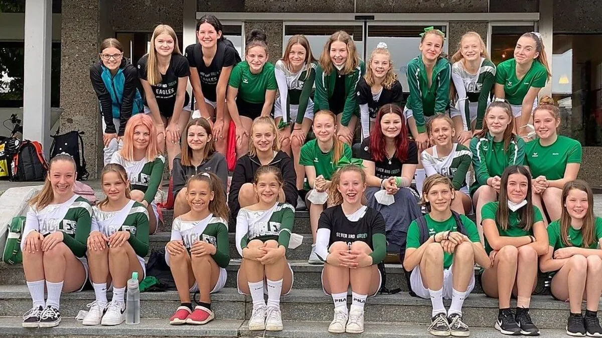 Das Team der Carinthian Eagles Cheerleader
