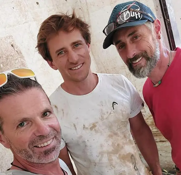 Skistar Matthias Mayer (Mitte), "Tour de Franz"-Organisator Ronny Hohenberger (rechts) und Norbert Zach