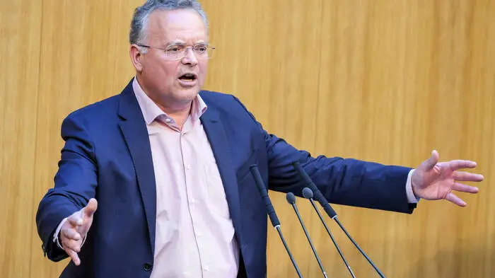 „The Schwurblers proved right“ - Der freiheitliche Corona-Spezialist Gerald Hauser (FPÖ) ist nun auch international unterwegs.