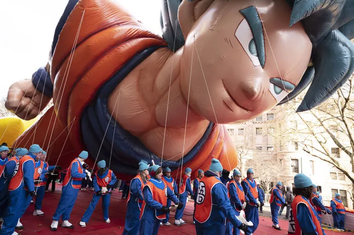 Bei zu starken Winden hätten die Ballons am Boden bleiben müssen. Die Polizei hätte auch veranlassen können, das Gas aus ihnen herauszulassen.