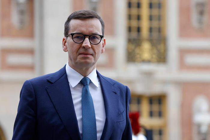"Die Reaktion hätte schneller kommen müssen", poltert der polnische Regierungschef