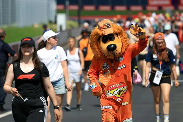 Fans und Maskottchen trotzten der Hitze in Spielberg