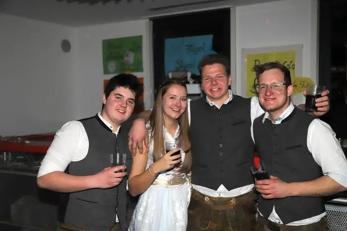 Das Organisationsteam des Abends hatte für die Gäste mehrere Stationen für eine abwechslungsreiche Ballnacht vorbereitet.