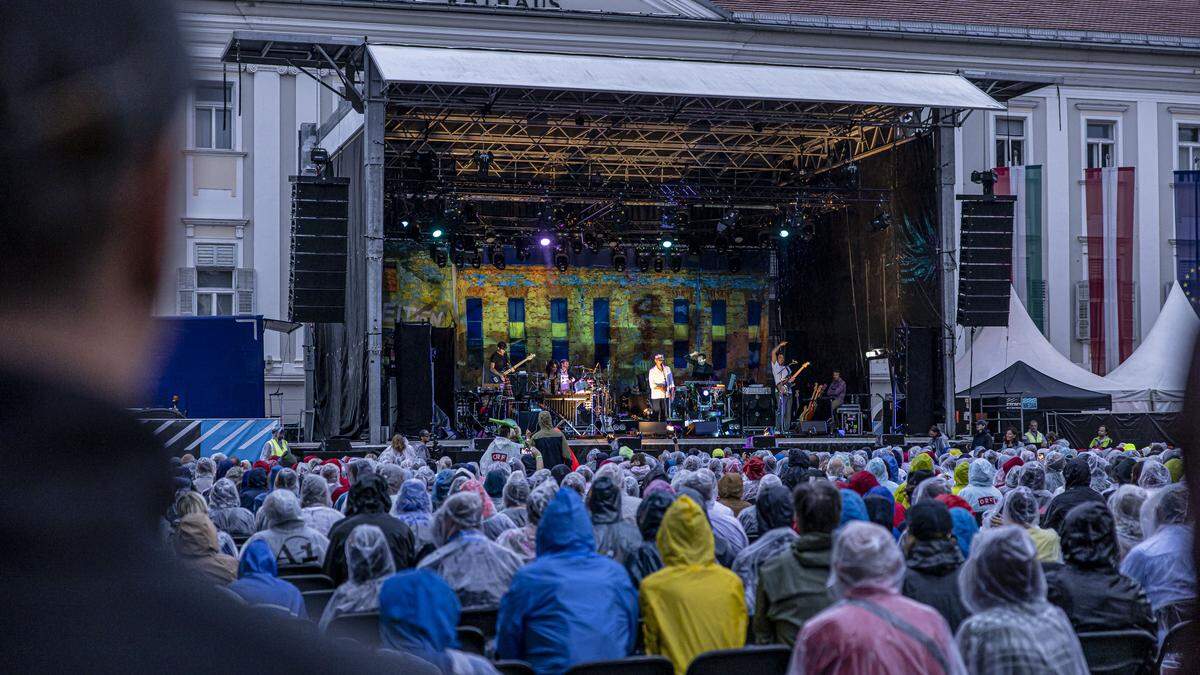 Zeiten und Zeichen: Hubert von Goisern in Klagenfurt