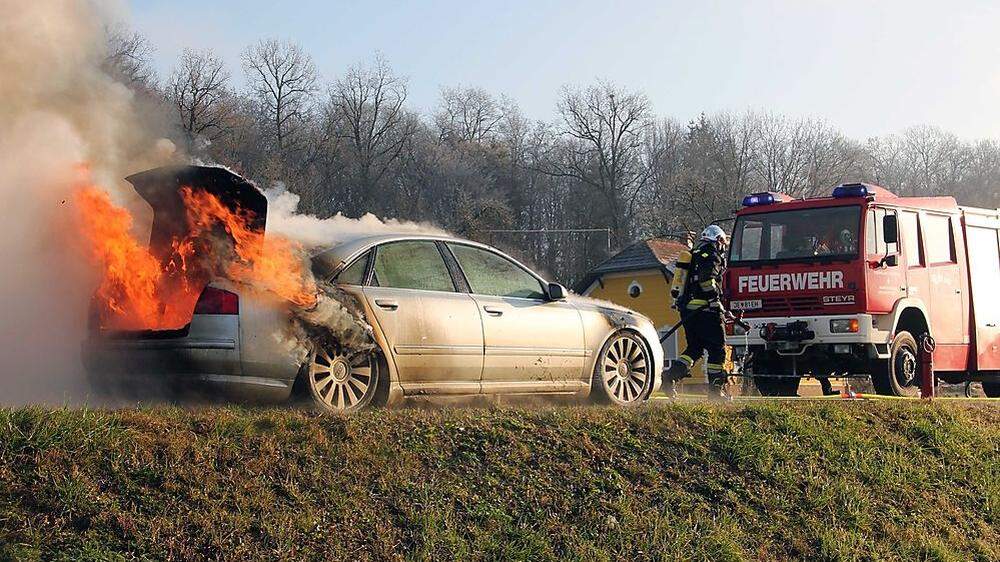 Das Auto stand in Flammen