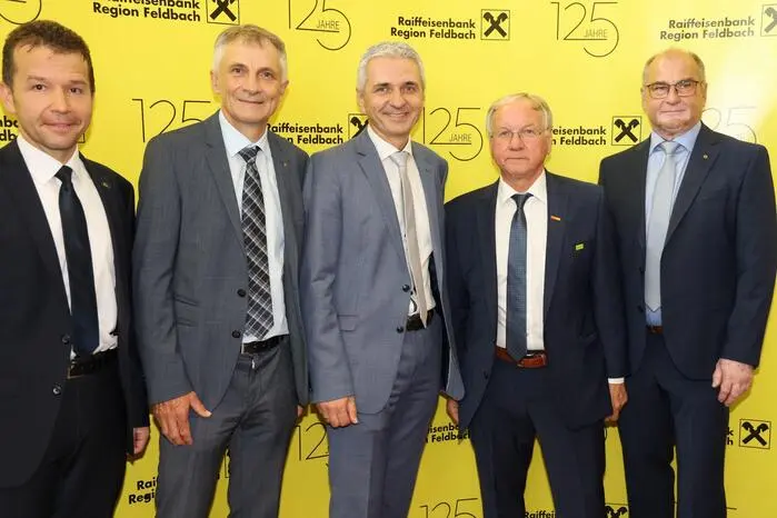 Vorstand Andreas Wiedner, die Vorstandsdirektoren Alois Lafer und Manfred Schiffer, Bürgermeister Josef Ober und Aufsichtsrat Heinz Janisch bei der Jubiläumsfeier