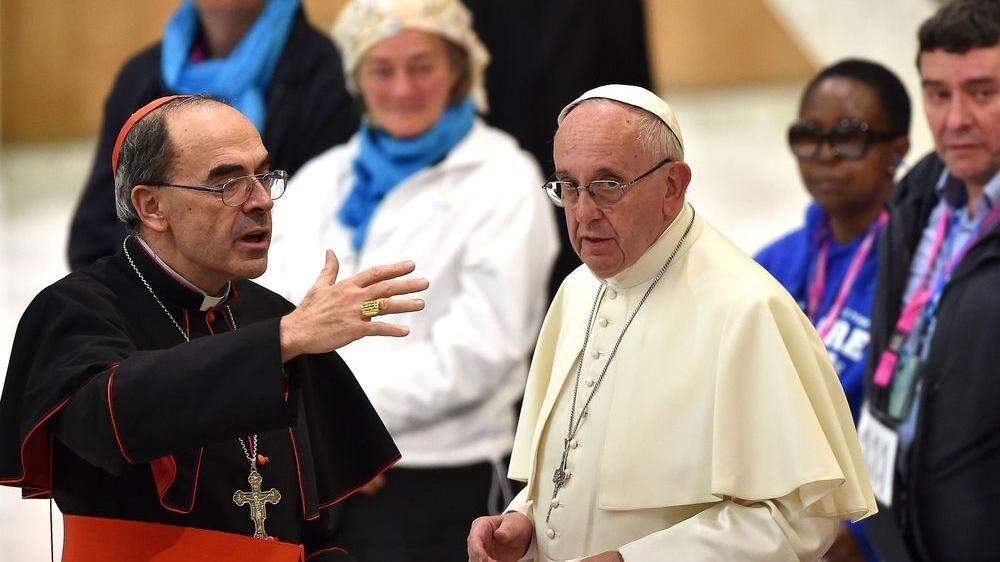 Kardinal Barbarin (links) mit Papst Franziskus