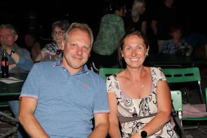 Die Besucherinnen und Besucher genossen einen gelungenen Sommerabend.