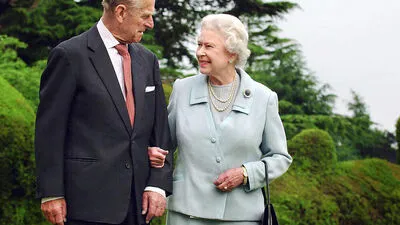 Ein Bild aus dem Archiv, aber bald wird Prinz Philip wieder spazierengehen können