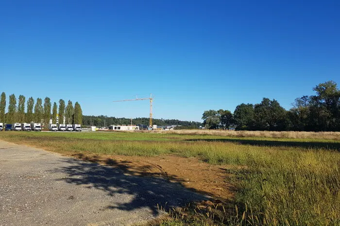 Im Jahr 2023 sollen auf der Wiese beim Dieselkino Lieboch vier Pickleball-Plätze aufgestellt werden. Ziel ist es, hier im nächsten Jahr auch die ersten Austrian Open im Pickleball auszutragen.